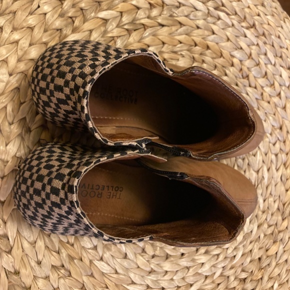 Root Collective Espe Boots in Midnight - Picture 3 of 10